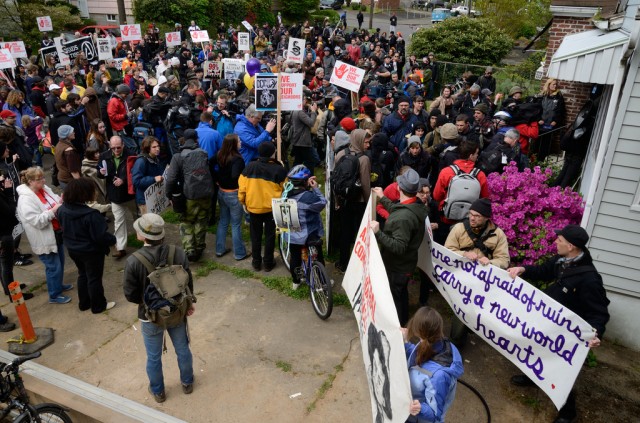 Some of the crowd that helped Alicia Jackson El take back her home.  Photo by Paul